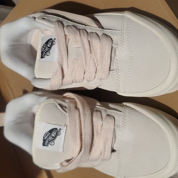 VANS Knu skool pastel shoe 6.5 ...I don't have the box but the sneakers are new - Picture 3 of 5